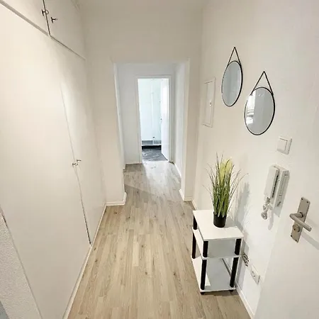 Perfekte 1,5 Zentral In Gegenueber Einkaufzentrum Apartamento Leonberg