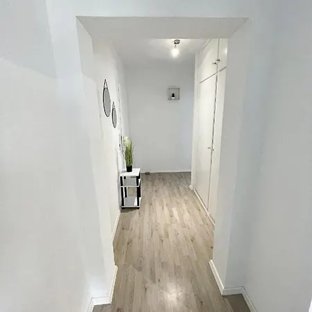 Perfekte 1,5 Zentral In Gegenüber Einkaufzentrum Apartment