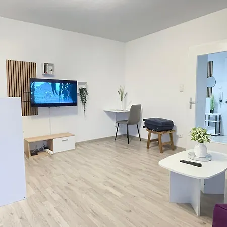 Perfekte 1,5 Zentral In Gegenueber Einkaufzentrum Apartment
